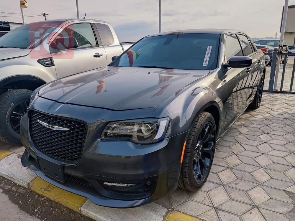 کرایسلەر 300